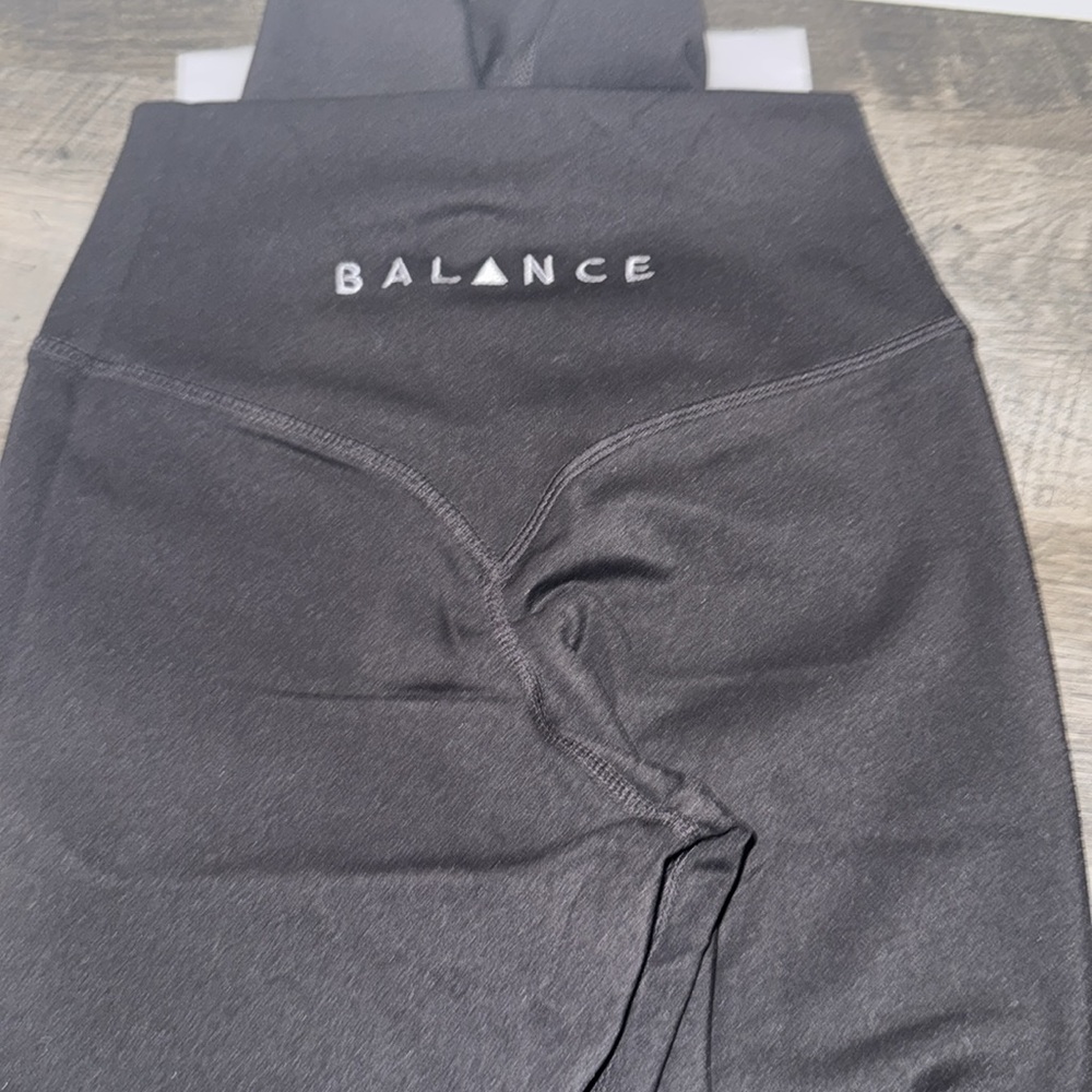 Balance athletica  women’s cloud leggings a midnight color in small new